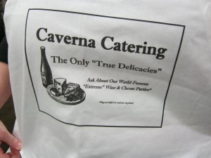 Caverna Catering apron-small