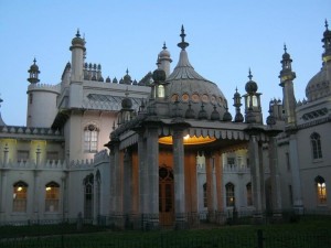 Brighton Pavilion at dusk